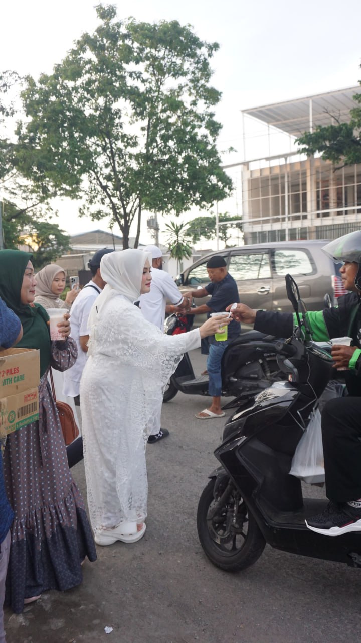 bagi takjil pevesindo dan anggu batary