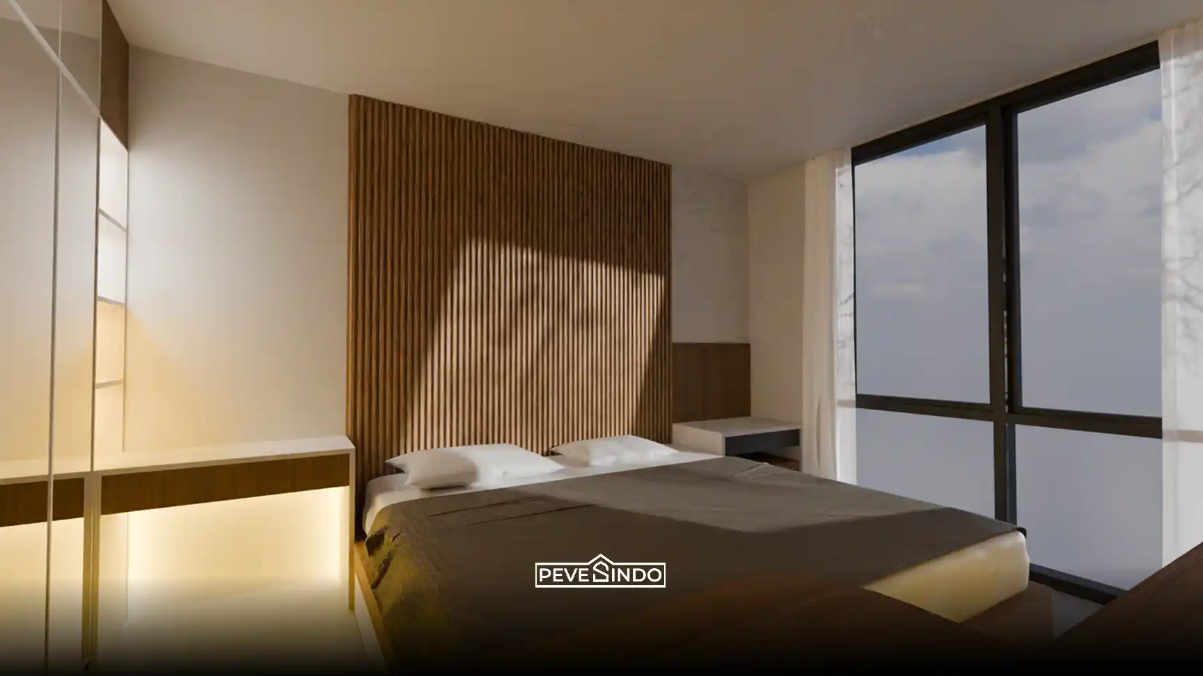 Desain dinding kamar tidur menggunakan kisi kisi kayu WPC di belakang kasur.