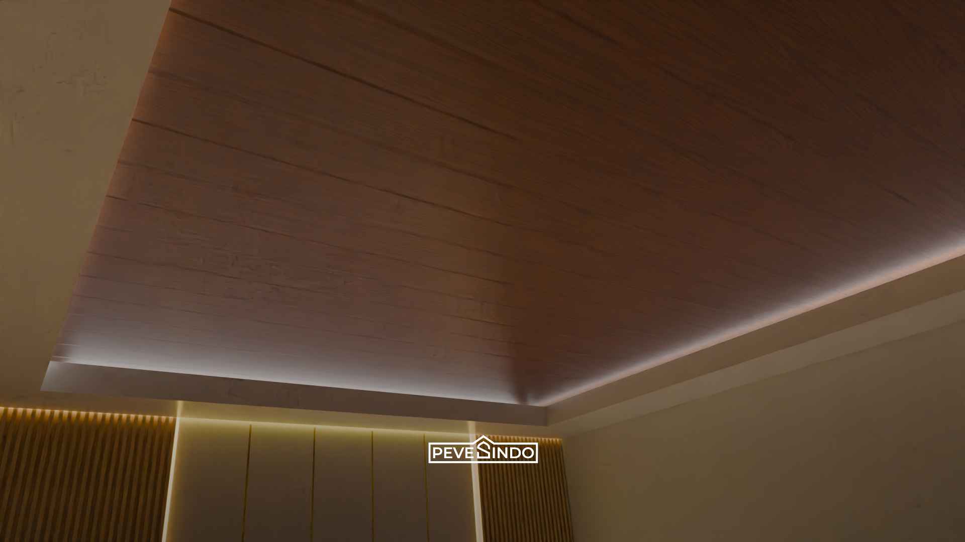 Model plafon PVC panel lebar warna cerah yang cocok dipasang untuk rumah pesisir daerah lembap.